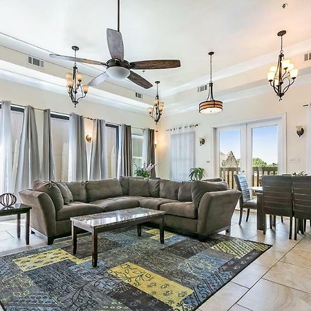 Spacious 4Br Condo On Carondelet Near All Hot Spo 뉴올리언스 외부 사진