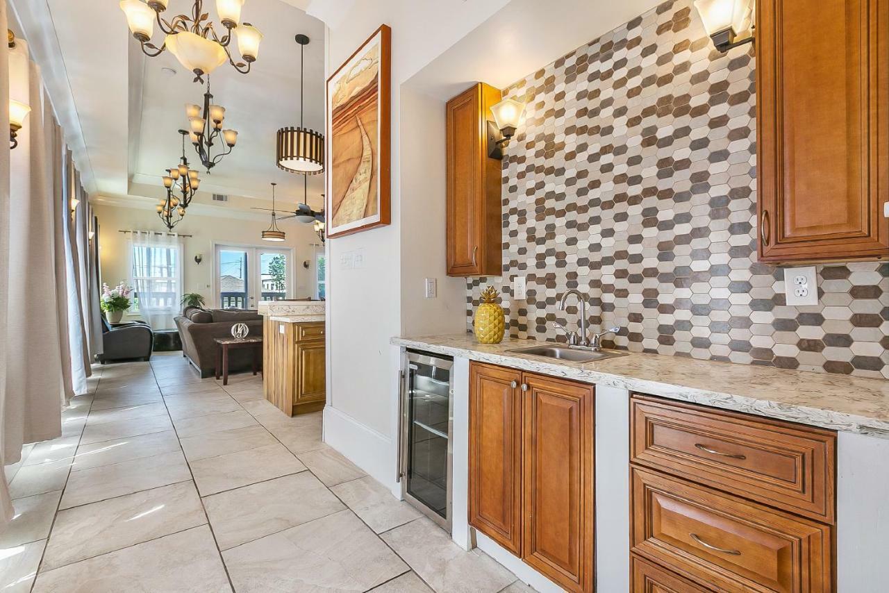 Spacious 4Br Condo On Carondelet Near All Hot Spo 뉴올리언스 외부 사진