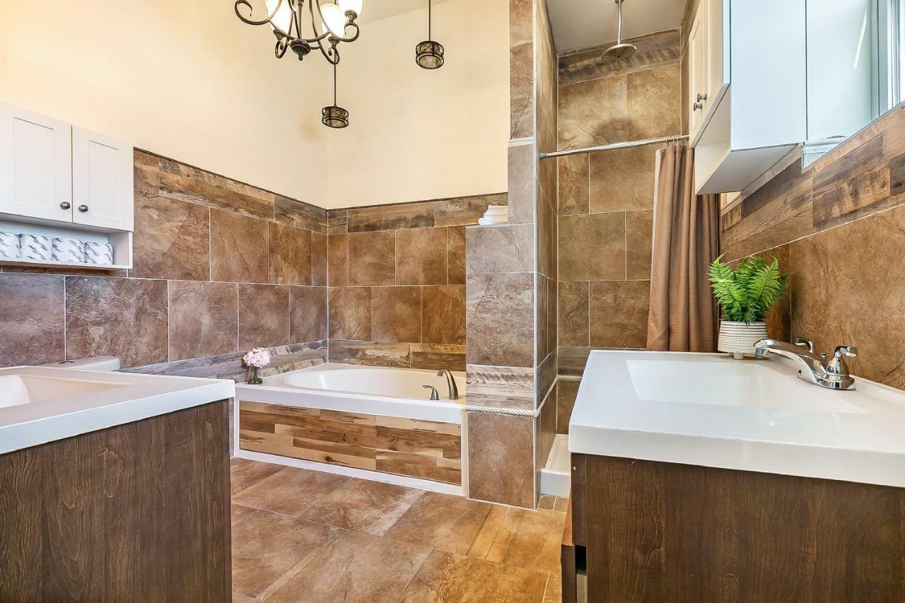 Spacious 4Br Condo On Carondelet Near All Hot Spo 뉴올리언스 외부 사진