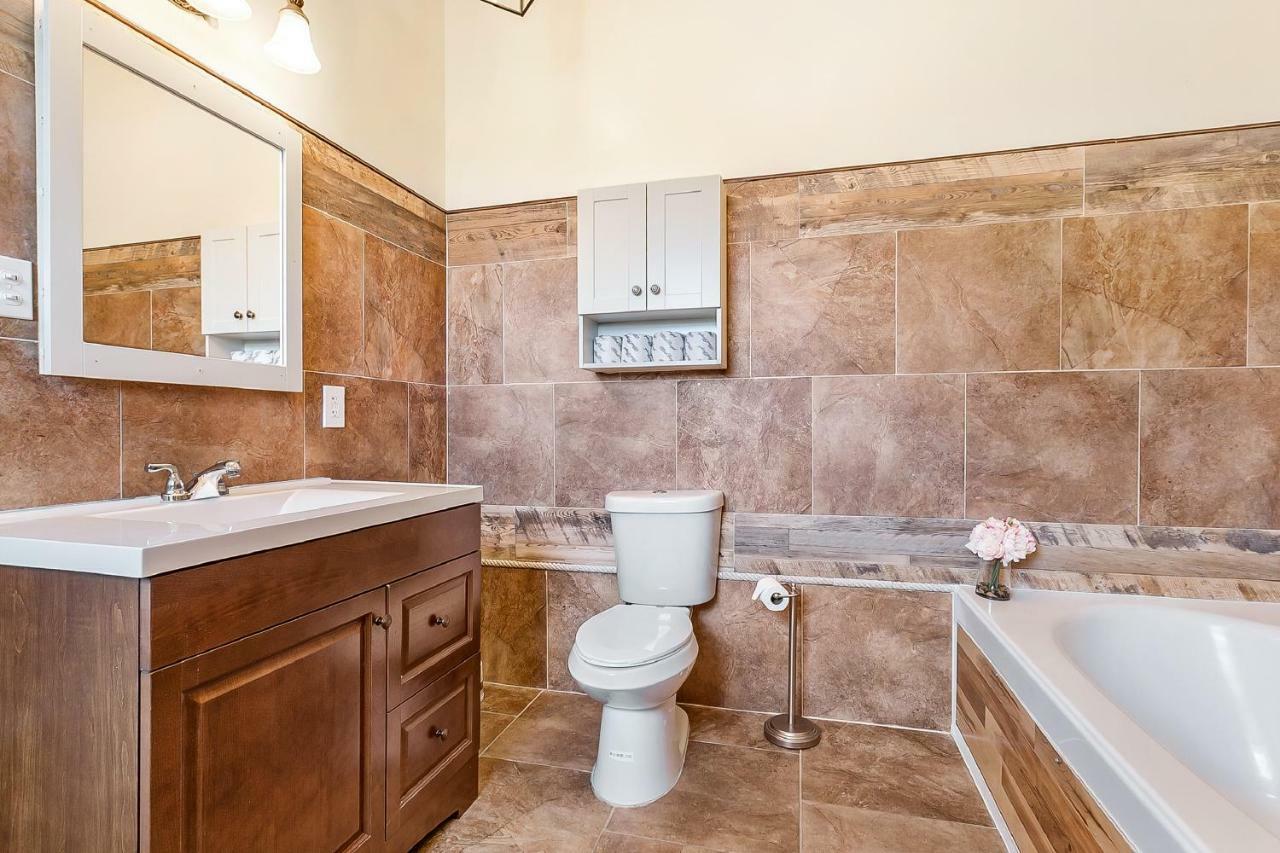 Spacious 4Br Condo On Carondelet Near All Hot Spo 뉴올리언스 외부 사진